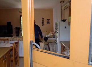 Hyri për të vjedhur, ngec në dritare dhe vdes hajduti në Fier. Emri