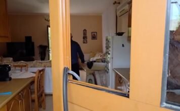 Hyri për të vjedhur, ngec në dritare dhe vdes hajduti në Fier. Emri