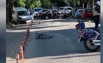 Aksident tragjik në Shkodër: Përplasja e dy makinave i mori jetën drejtuesit të biçikletës