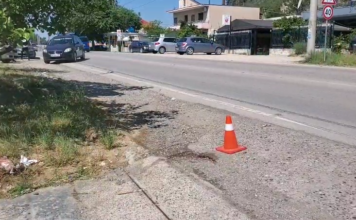 Ishte me nënën, përplaset nga makina, humb jetën fëmija 7-vjeçar. Drejtues i mjetit producenti i njohur Petri Bozo