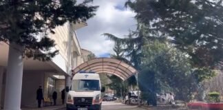 21 vjeçarja shkoi të operohej për apandesit, mjeku 72 vjeç e ngacmon seksualisht. Arrestohet kirurgu në spitalin e Korçës