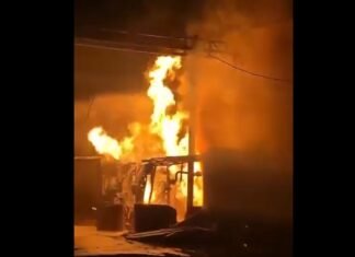 Shkrumbohen katër betoniere në Dukat, dyshohet për zjarrvënie të qëllimshme. Policia nis hetimet