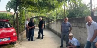 Krim i rëndë në Roskovec/ 35-vjeçari vret ish-vjehrrin me armë gjahu, plagos ish-vjehrrën dhe largohet me ish-bashkëshorten