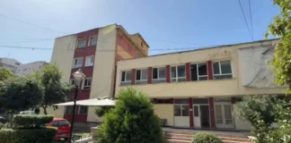 E trishtë! humbin jetën gjatë transportit për në spital nëna dhe foshnja e saj 7 muajshe