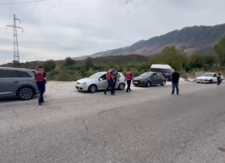 Vrasja e Artan Murtajt në Sarandë: Policia ngre postblloqe në rrugët nacionale ndaj Vlorës dhe Gjirokastrës