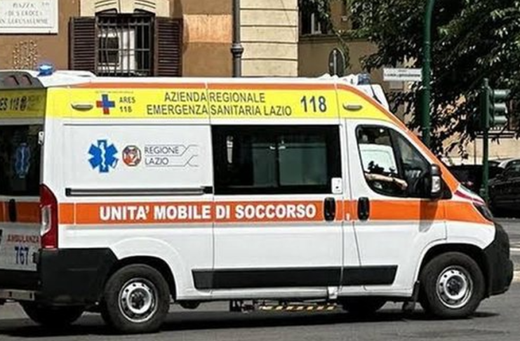 Po shoqëronte vajzën e vogël për në shkollë, përplaset për vdekje nga kamioni i plehrave 44-vjeçarja shqiptare në Itali (emri)