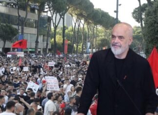 Projekti i masave me 5 pika që qeveria pritet të “godasë” protestuesit e ‘Gen Z’ dhe familjarët e tyre